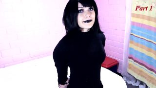 Video klip gadis solo cosplayer goth Mavis meniduri dirinya dengan dildo