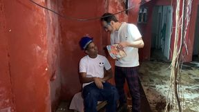 cheguei na obra e peguei o pedreiro tocando punheta, por fim sentou na minha rola