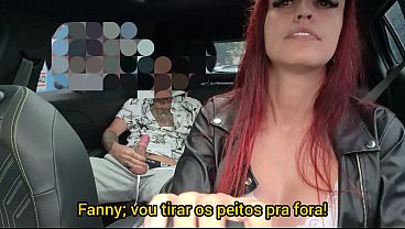Motorista de APP safada dirige com peitos de fora!