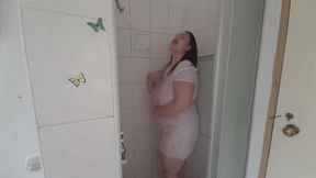 Green Gunge and Pies While Wearing White in the Shower