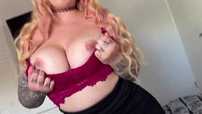Thick Step-Daughter Skylar Vox Gets a Nasty Lap Dance from Her Hot Step-Dad Alex Adams in Family Therapy Fuck Session