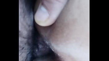 EMPREGADINHA DO TIUZAO ESSA GOSTOSA SEMPRE QUER O COROA TODOS OS DIAS DEPOIS DO TRABALHO ELA CHAMA SEU PATR&Atilde_O PARA BRINCAR NO QUARTINHO DELA