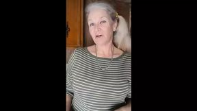 Mature mom with huge natural tits gets off on fucking zucchini