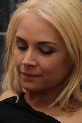 Super sexy blonde babe gets screwed and jizzed