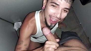 FROM PERU TO MADRID TO SUCK COCKS IN BOYBERRY'S BOOTHS!!!