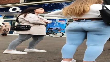 candid in tight jeans ass