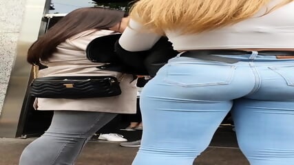 candid in tight jeans ass