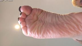 Miss Fair Trade - Unaware Giantess Crush - Part 5 - 720