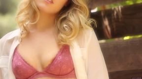 Glamour model Aubry Sinclair