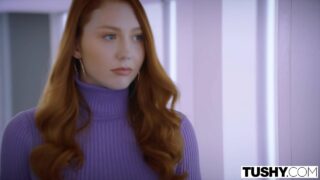 Fille rousse enculée