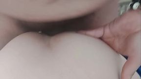 Comendo uma cucetinha rosinha, esse macho &eacute_ pastor da igeja do centro e curte foder com machos.