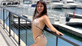 ”BJRAW Rose Lynn plants two lips on a prick”