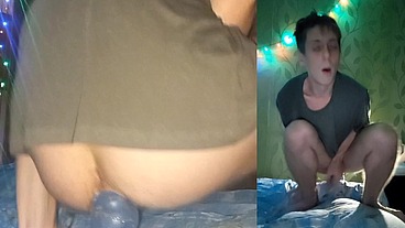 Sexy babe rides a big cock in front of a webcam. Filling the entire sofa with sperm without using my hands