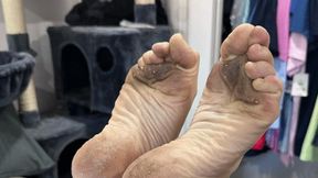 Lola’s filthy feet picture preview!