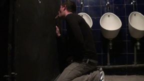 227 / suker dick in glory holes of toilett of bar