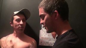 227 / suker dick in glory holes of toilett of bar