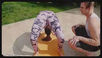 Richelle Ryan's Sultry Blowjob in the Garden