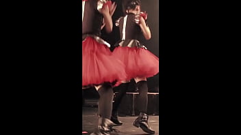su-metal - suzuka nakamoto sexy legs