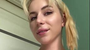 Video uploaded by @heldeluxe @Nipple Play & #Small Tits #Solo #Petite #Blonde film adult gratis | Tik.Porn