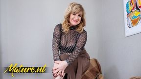 Super Hot Granny Liana Goes Naked & Masturbates In Her First Solo Porn Video