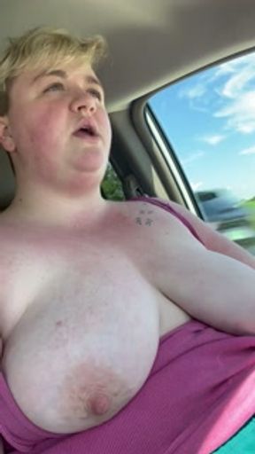 SSBBW jamming out and flashing tits in car