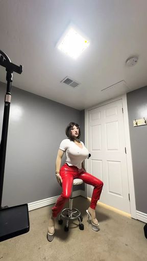 Hot trans CD in sexy red latex jeans