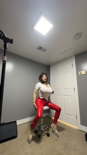 Hot trans CD in sexy red latex jeans