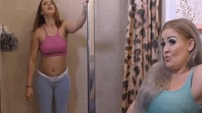 Maria & Whitney: Pee Combo WMV