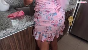 I give him a cool blowjob until his cock becomes crown