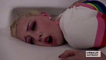 Blonde Hoe Melody Parker Pleases That Big Cock Like A Pro!