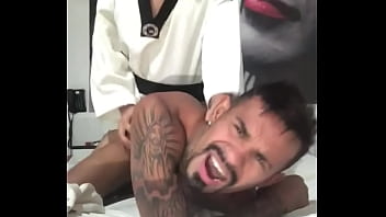 O LUTADOR DE JIU JITSU ME PEGOU DE JEITO