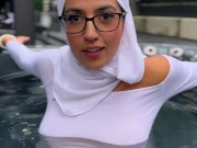 Hijabi Aaliyah Yasin sucks DirtySpringbok's cock in the hot tub and gets his cum on her glasses