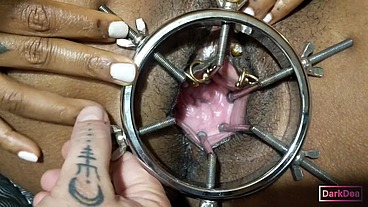 The Kinky Slut Queen "Dark Dea" in (Extreme Fisting) off/set