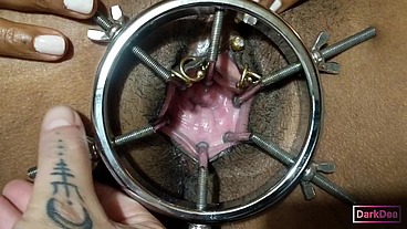 The Kinky Slut Queen "Dark Dea" in (Extreme Fisting) off/set