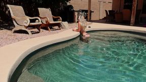 Revealing Bikini in the Pool - IGNORING YOU