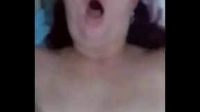 Garoto malicia pe 22 com Ruivinha do casal (Ruiva e corno) De Recife liberada pelo cornao que estava no trabalho e a safada no bem bom