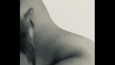 Erotisches Video eines lateinamerikanischen Paares. Liebe und Sinnlichkeit.