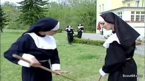 Notgeile Nonne wird vom Handwerker heimlich entjungfert