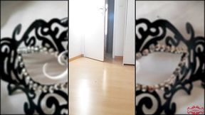l etudiante se caresse devant toi