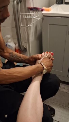 Feet massage for my dirty feet