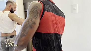 A BUNDA DELE É UMA DELICIA