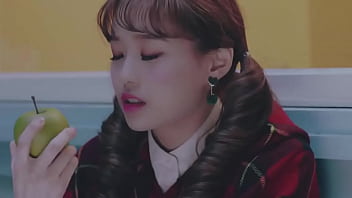 [MV] (LOONA/Chuu) &quot_Heart Atack&quot_