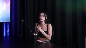 O ex-namorado ensinou ela como dar o cu, e o prazer no anal - Debora Andrade (SHEER/RED)