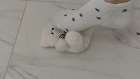 Trampling a Teddy Bear's Face with a Boot Heel (Part 3) MP4 FULL HD 1080p
