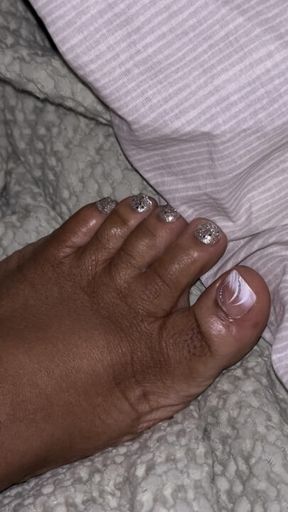 Pretty brown toe fun.