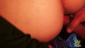 NINFOMANIACA ENGASGANDO E LEVANDO NA CARA