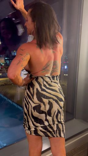 Muscle MILFs Big Clit