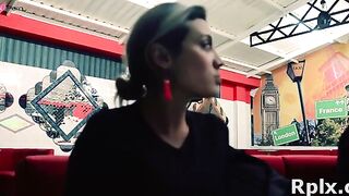 Amateur Brünnette Babe Sharing Her Homemade Pussy Eating Skills