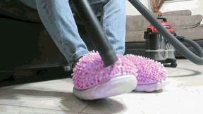 Vacuum cleaner and slippers MP4 (1920x1080) FHD
