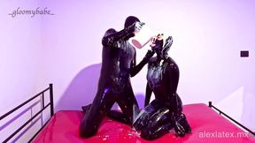 Sticky latex play T1, let&#039;s get messy - Gloomy Babe